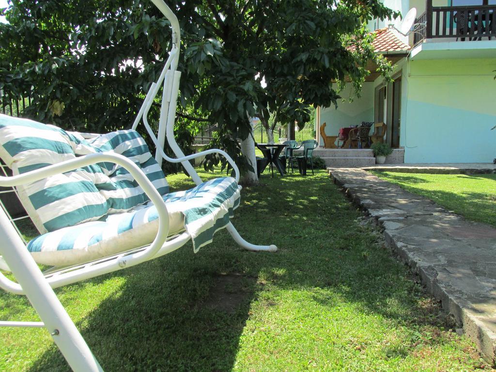 Pri Orehite Guesthouse Oreshak  Buitenkant foto