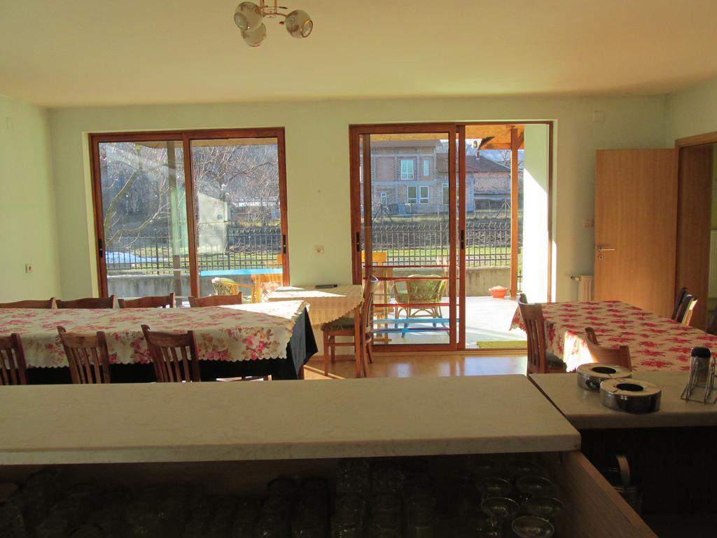 Pri Orehite Guesthouse Oreshak  Buitenkant foto