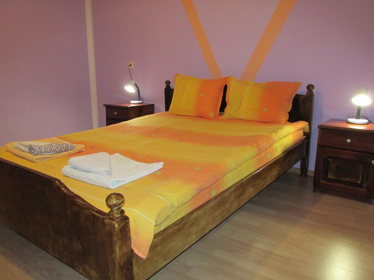 Pri Orehite Guesthouse Oreshak  Buitenkant foto